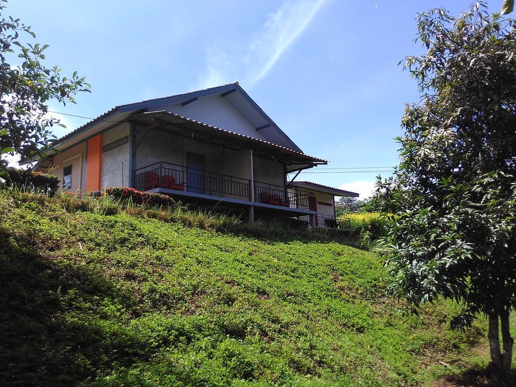Ban Suan Sukjai Mae Sariang Hotel ภายนอก รูปภาพ