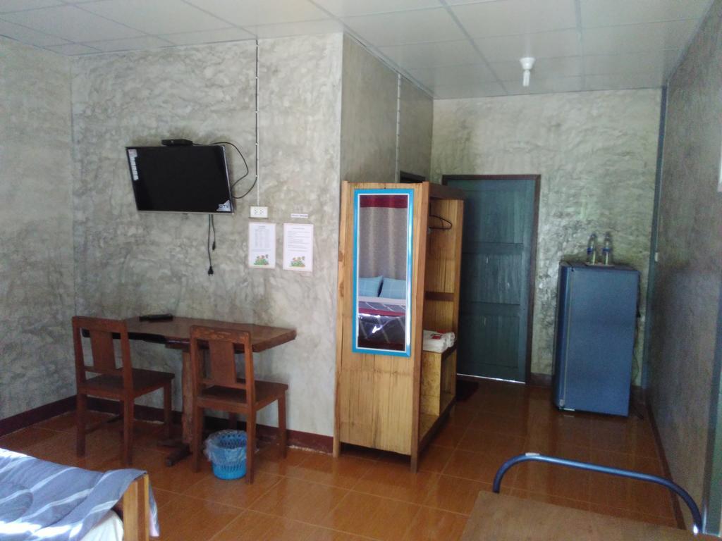 Ban Suan Sukjai Mae Sariang Hotel ภายนอก รูปภาพ