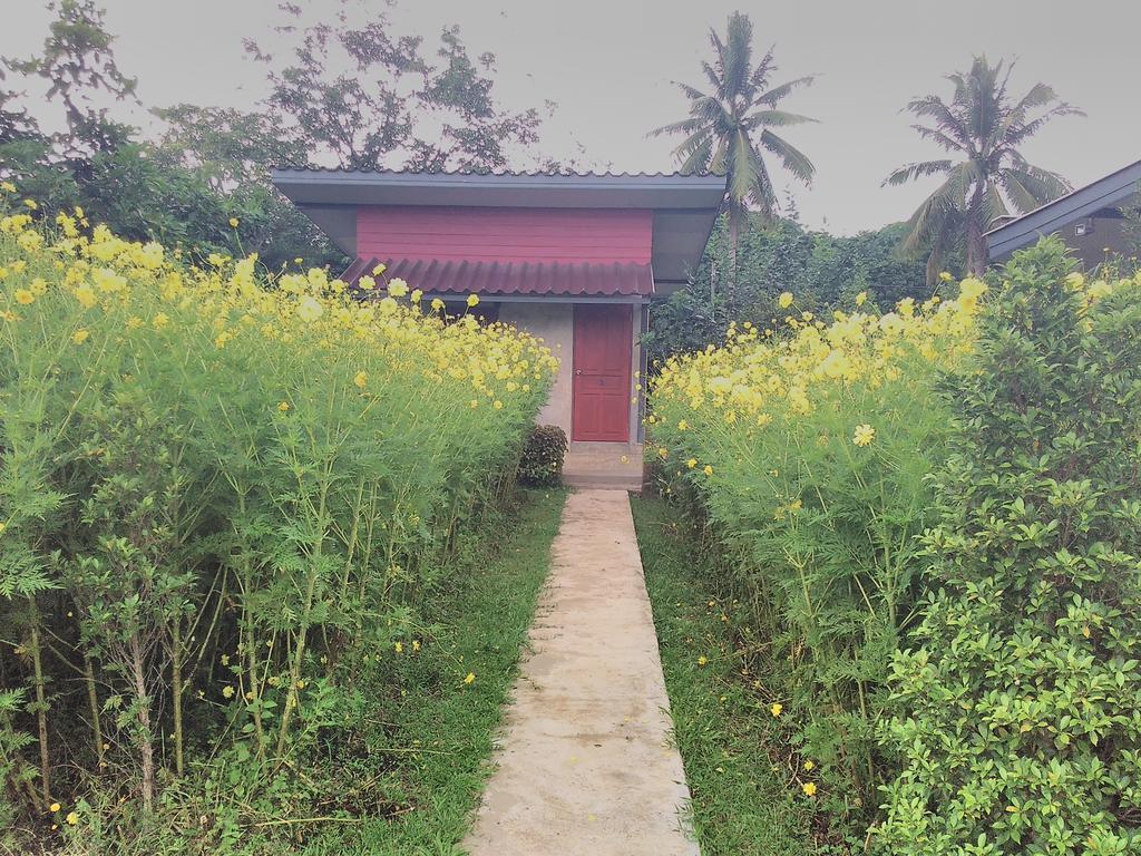 Ban Suan Sukjai Mae Sariang Hotel ภายนอก รูปภาพ