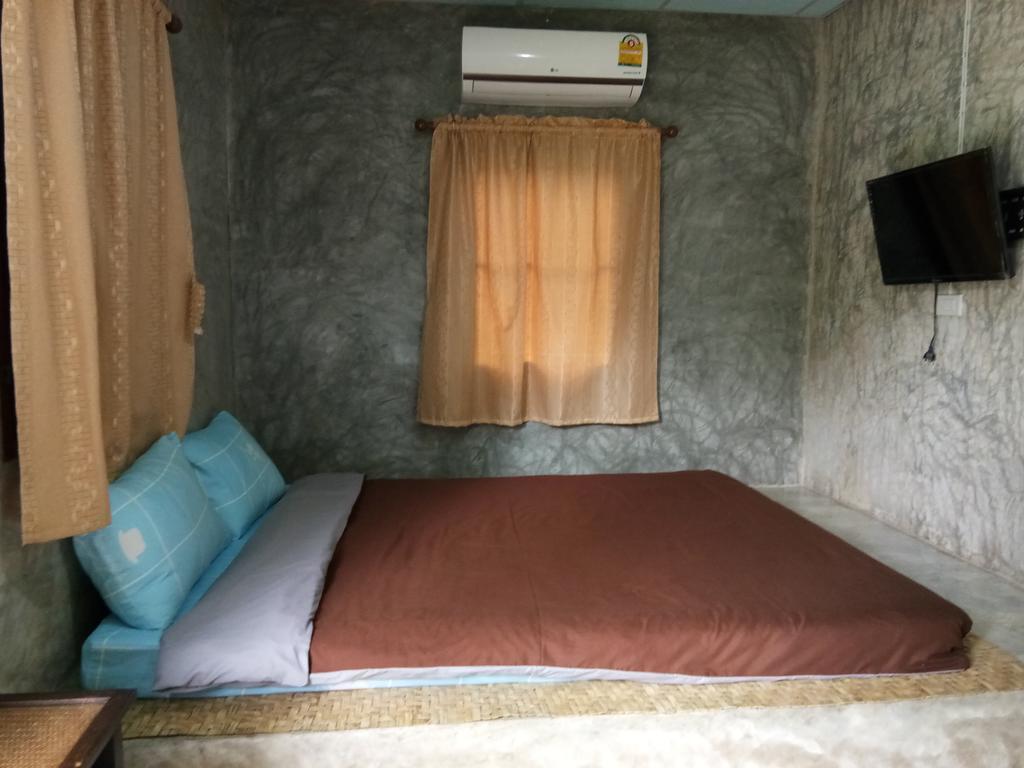Ban Suan Sukjai Mae Sariang Hotel ภายนอก รูปภาพ