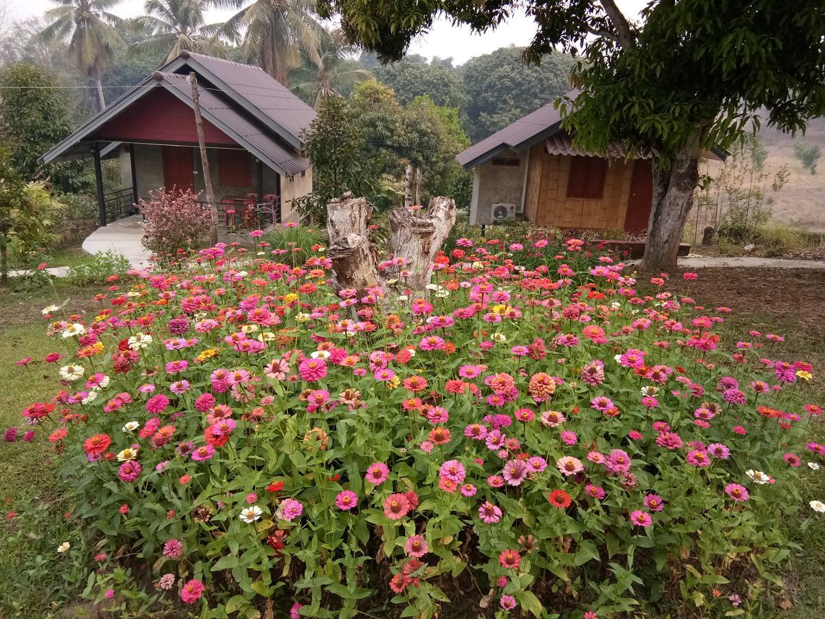 Ban Suan Sukjai Mae Sariang Hotel ภายนอก รูปภาพ