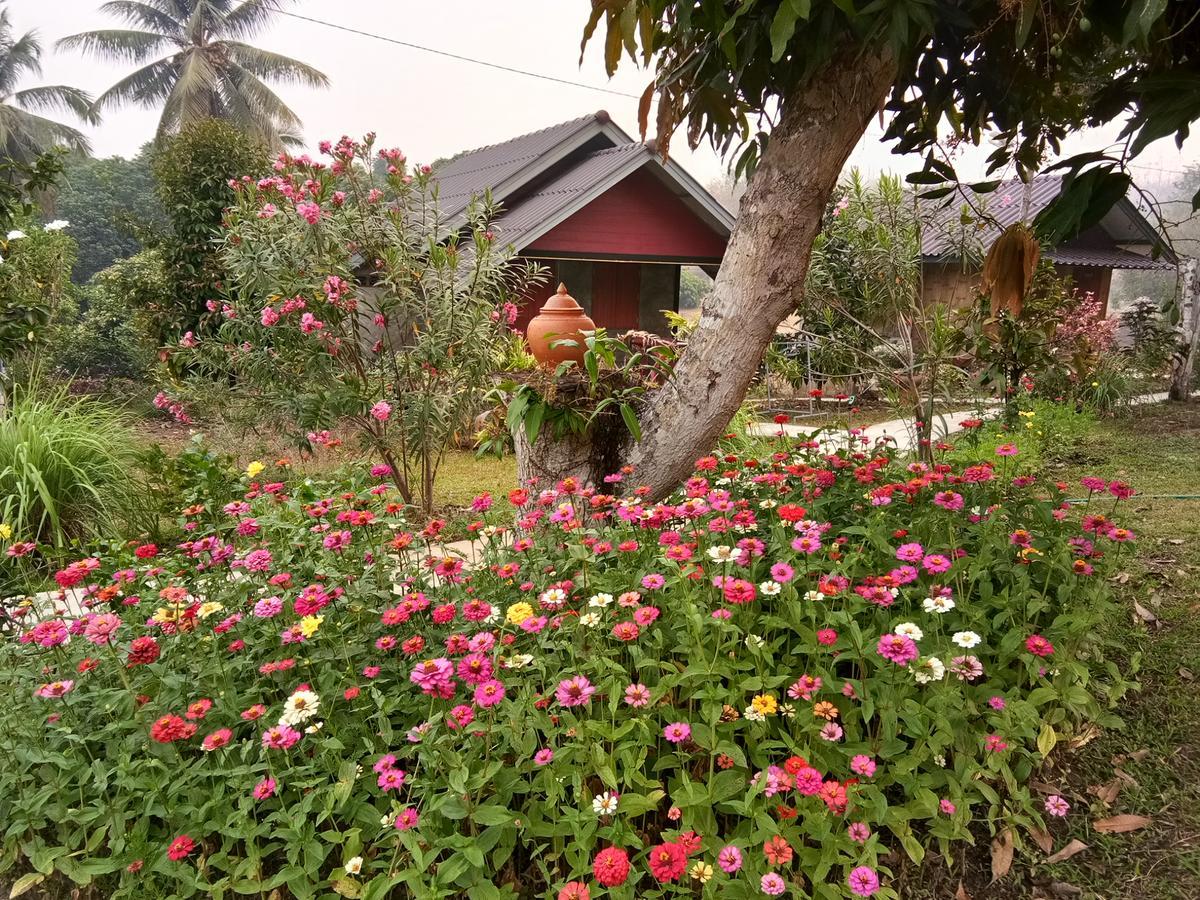 Ban Suan Sukjai Mae Sariang Hotel ภายนอก รูปภาพ