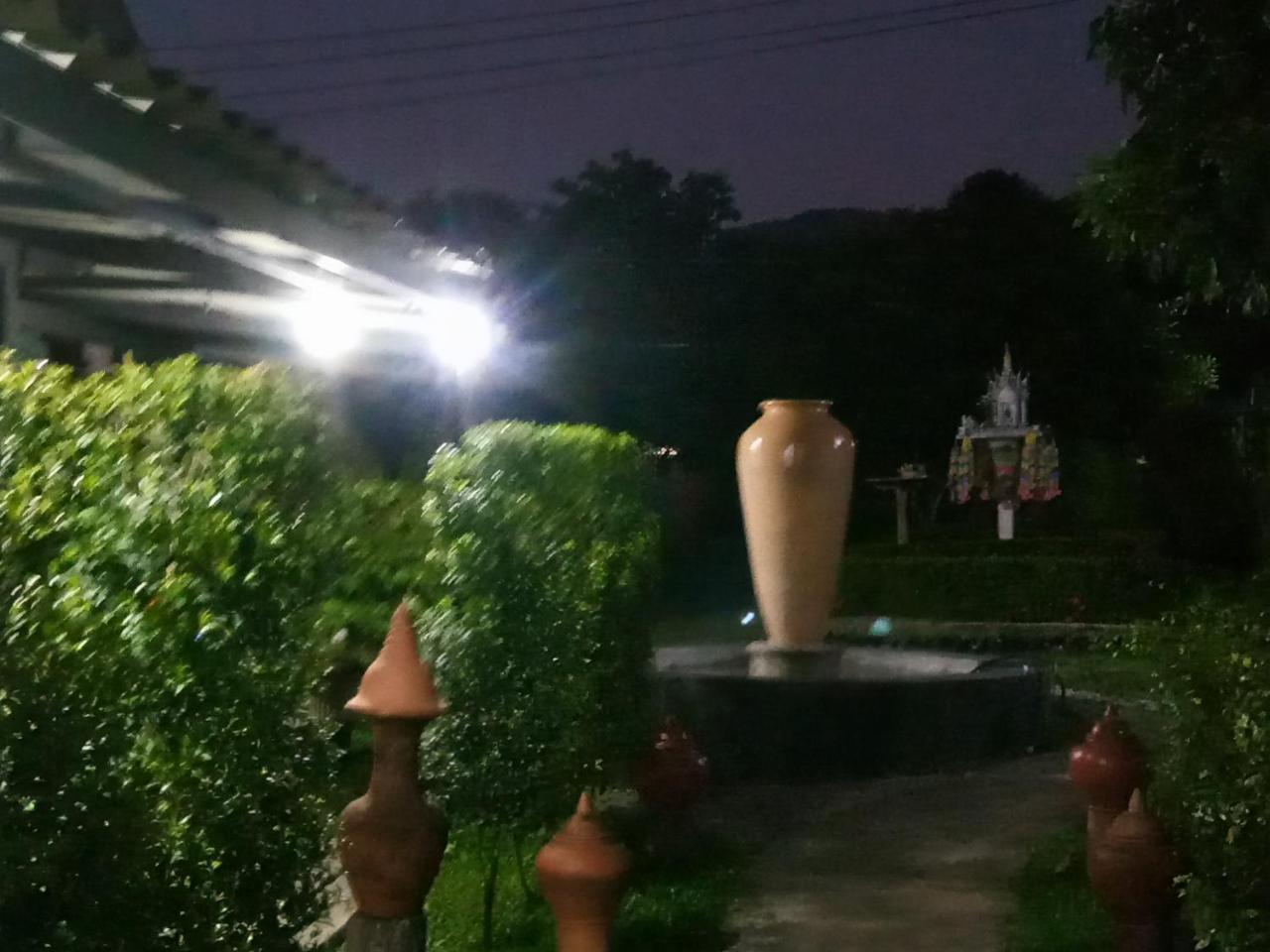 Ban Suan Sukjai Mae Sariang Hotel ภายนอก รูปภาพ
