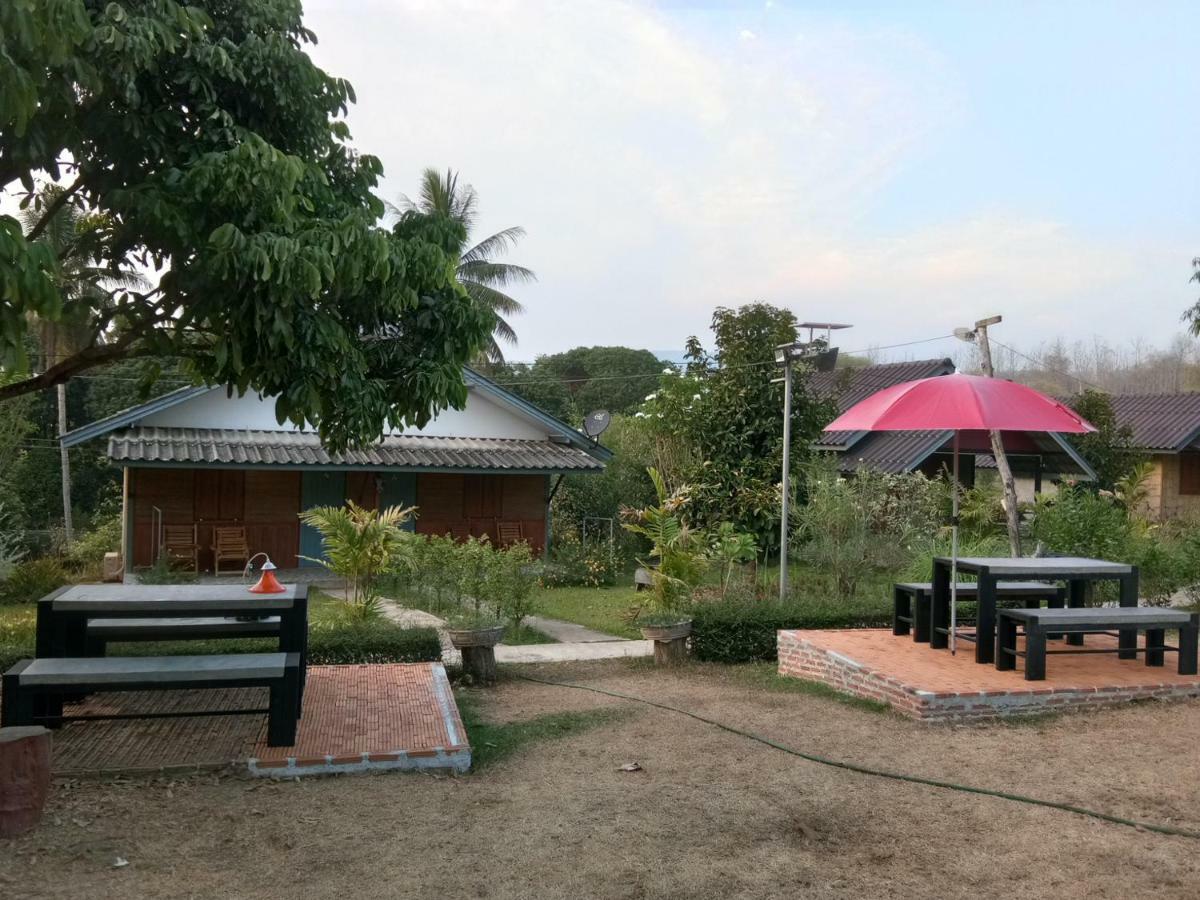 Ban Suan Sukjai Mae Sariang Hotel ภายนอก รูปภาพ