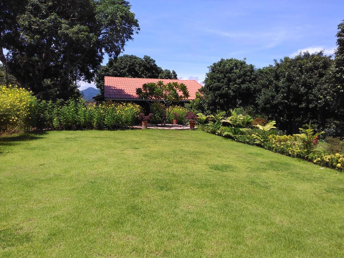 Ban Suan Sukjai Mae Sariang Hotel ภายนอก รูปภาพ