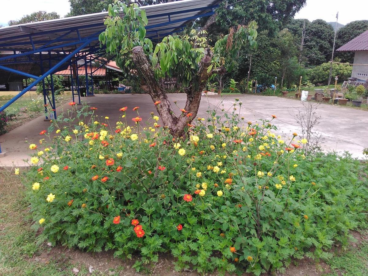Ban Suan Sukjai Mae Sariang Hotel ภายนอก รูปภาพ
