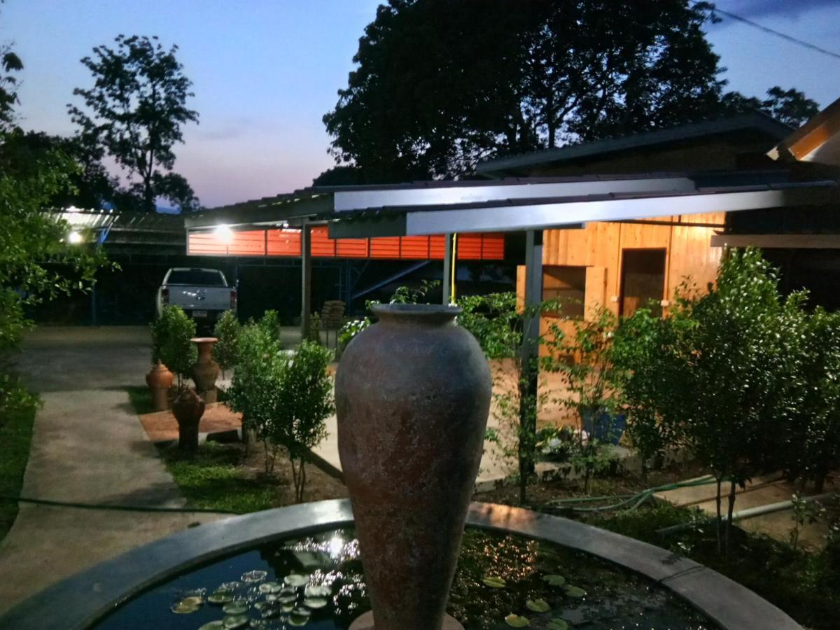 Ban Suan Sukjai Mae Sariang Hotel ภายนอก รูปภาพ